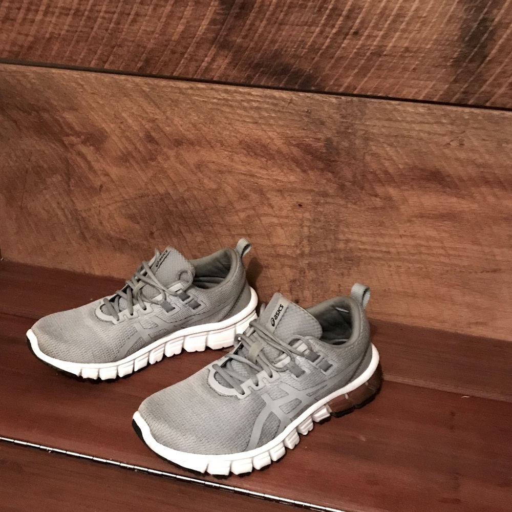 Grey ASICS Gel-Quantum90